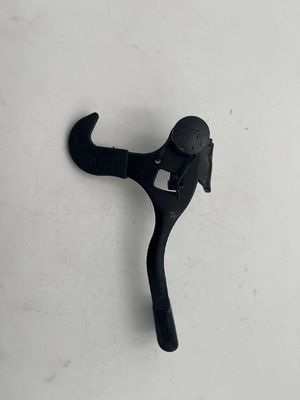 Tucson 2011-2015 OEM 811402S000 Maniglia della leva di rilascio del cofano dorato con disegno rotondo